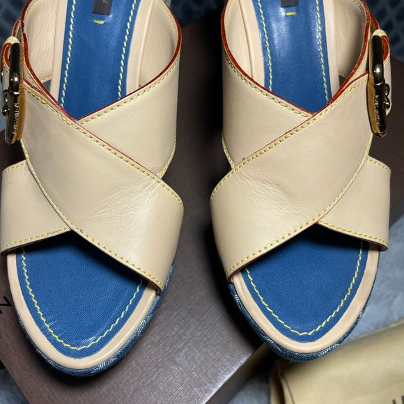 💙 Louis Vuitton Vachetta and Denim Espadrille Wedge Heels 💙 - Picture 13 of 15